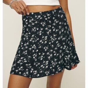 Reformation Flounce Skirt in Jasmine - Size 4 - New With Tags!